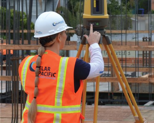 Kelar Pacific field team setting the automatic leveling on the robotic total station for point layout.